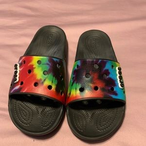 Crocs fun tie dye slide sandals men’s size 8/women’s size 10